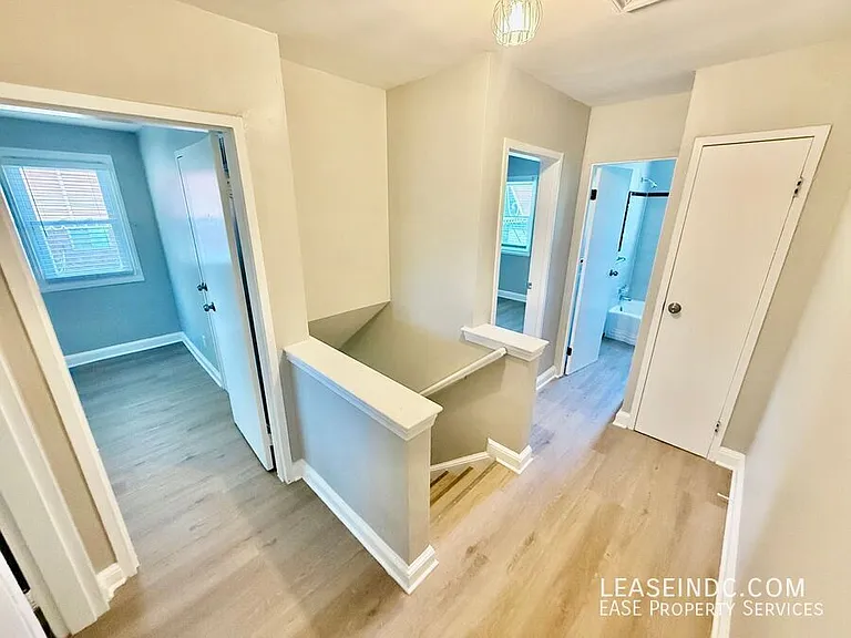 733 Crittenden St NE — Photo 14