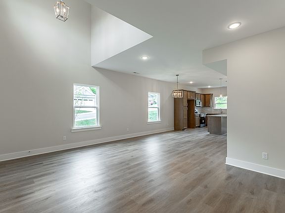 4th image of 4688 Heiskell Dr