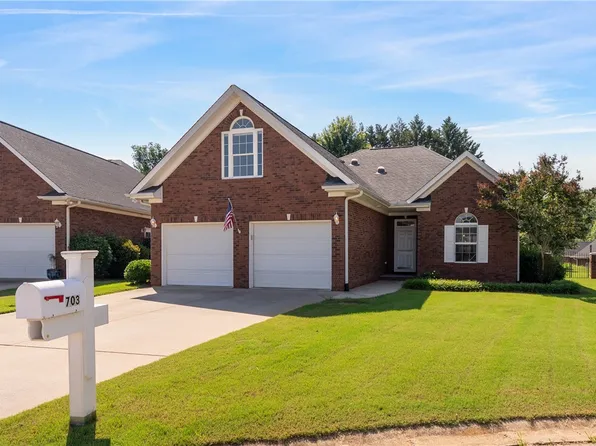 703 Nottingham Ct, Seneca, SC 29672