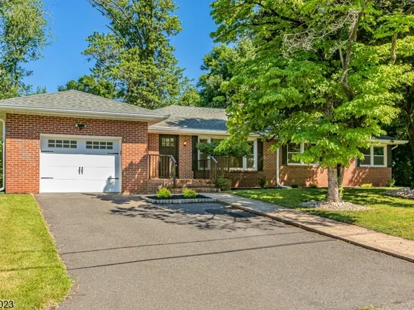 4 Park Ln, Franklin Twp., NJ 08540