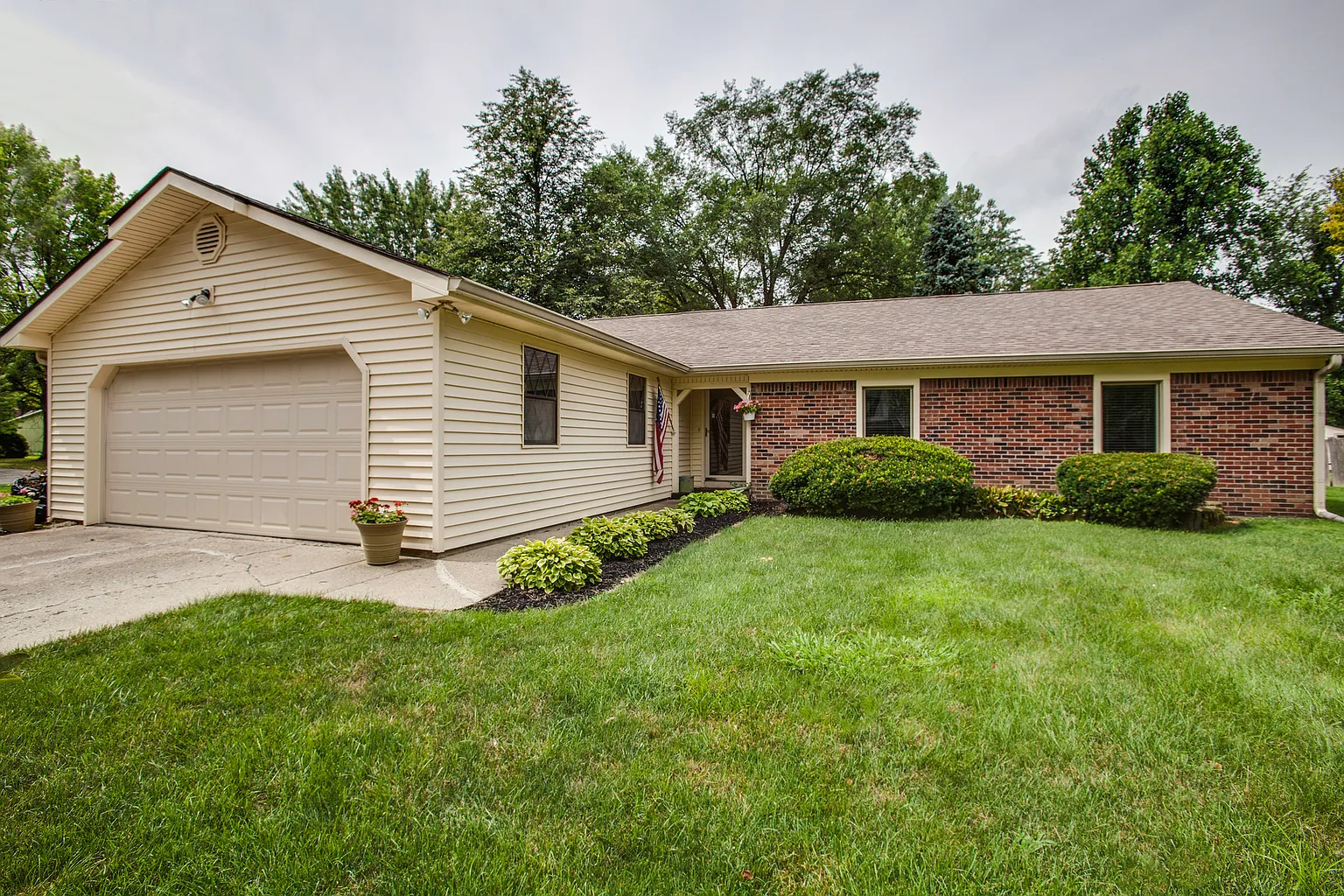 8710 Powderhorn Ln photo 1