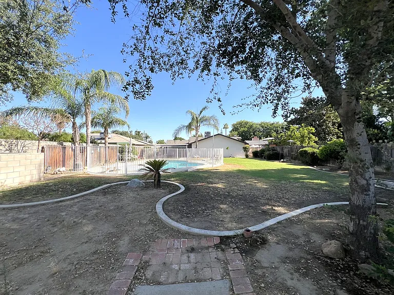 7415 Hooper Ave — Photo 32