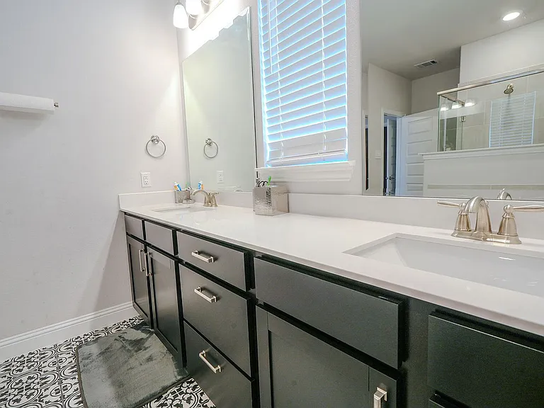 2130 Argolis Dr — Photo 5