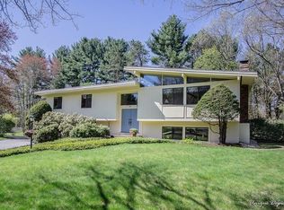 1 Pioneer Cir, Andover, MA 01810