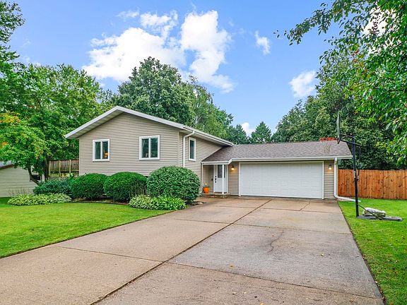 4th image of 615 Hyland Dr