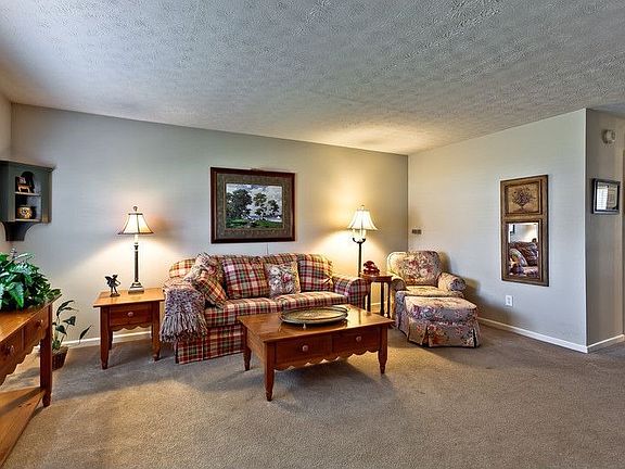 Enjoy family and friends here!