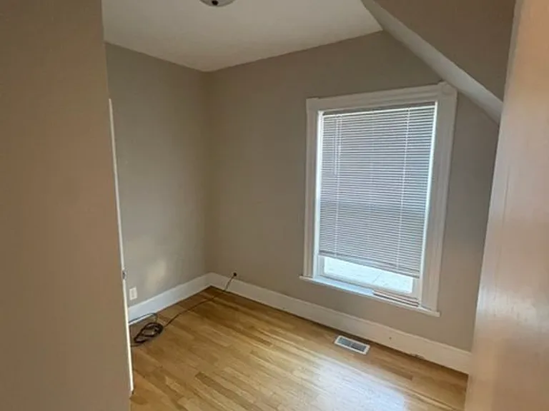 47 Trowbridge St NE — Photo 3