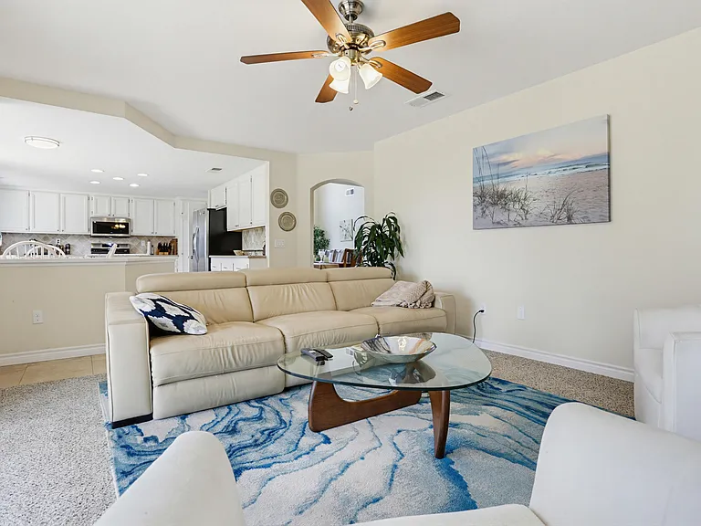 Family room (Furniture can be included in rent)