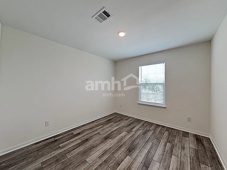 1138 Treeta Trl — Photo 15