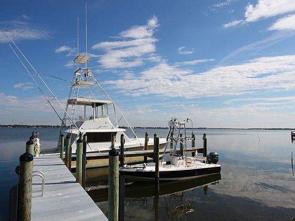 Private dockage with room for boats to 50'.