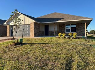 904 Hazy Brook Cir, Chickasha, OK 73018