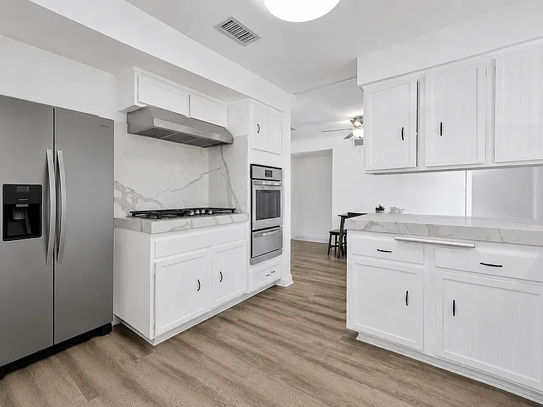 28040 Ermine Pl — Photo 18
