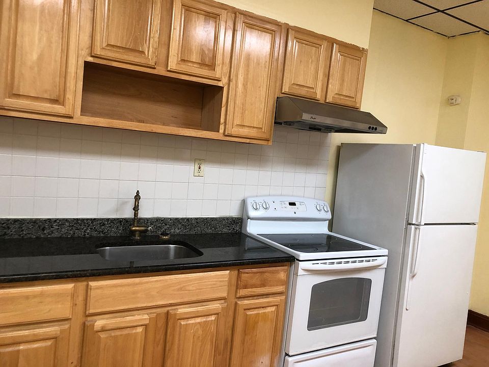 1st image of 224 N 13th St APT 1R