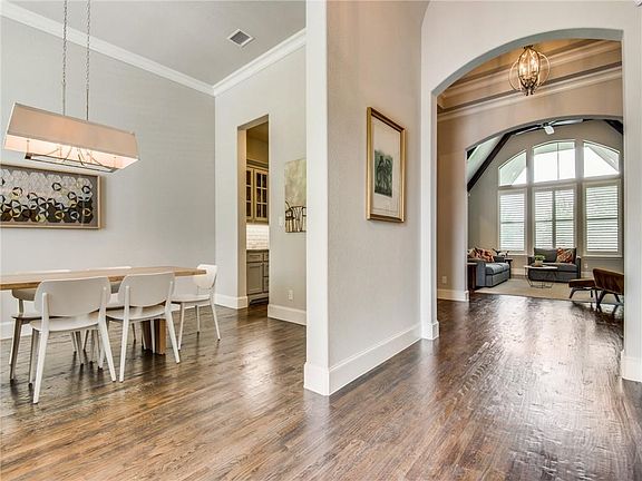 4th image of 1308 Capilano Way