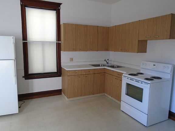 3rd image of 3469 N Kedzie Ave #1