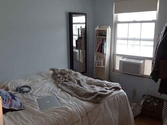 3rd image of 185 Metropolitan Ave #1C