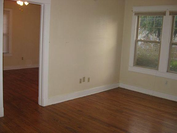 4th image of 160 E State St