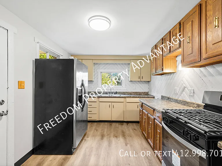 644 Herschel St — Photo 8