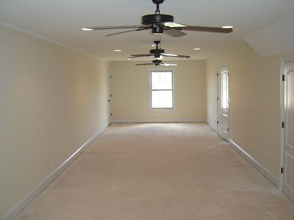 What an enormous bonus room!