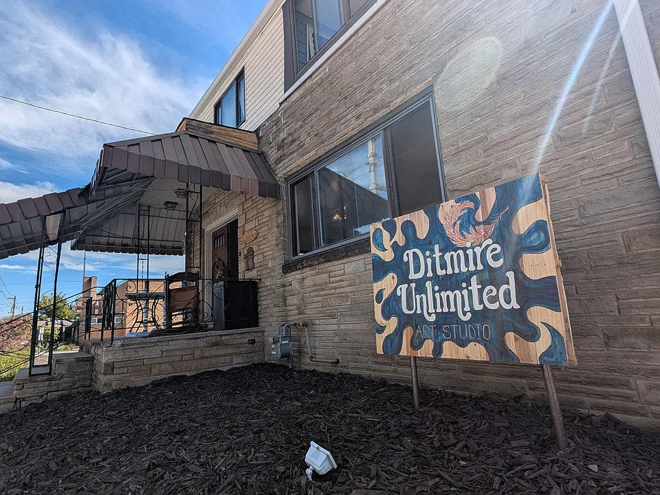 1923 Broadway Ave