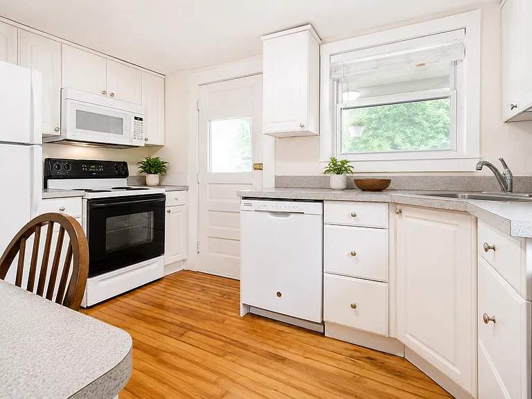 59 Woodbridge Rd #A — Photo 9