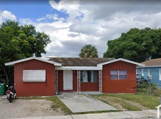 692 SW 7th Ter, Dania, FL 33004