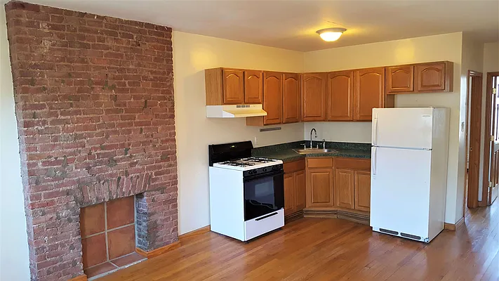 Rented by Century 21 Milestone Realty | media 34