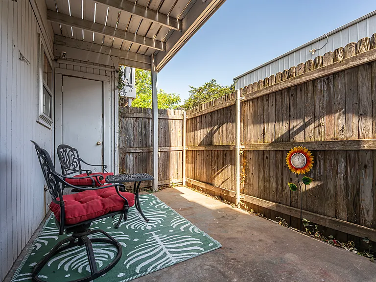 11307 N May Ave #D — Photo 30