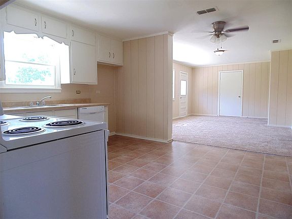 5th image of 240 S Avenue A