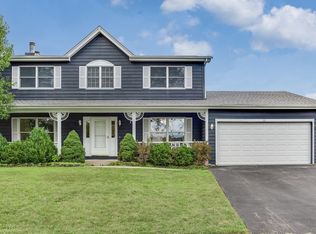 55 Deeke Ct, Roselle, IL 60172