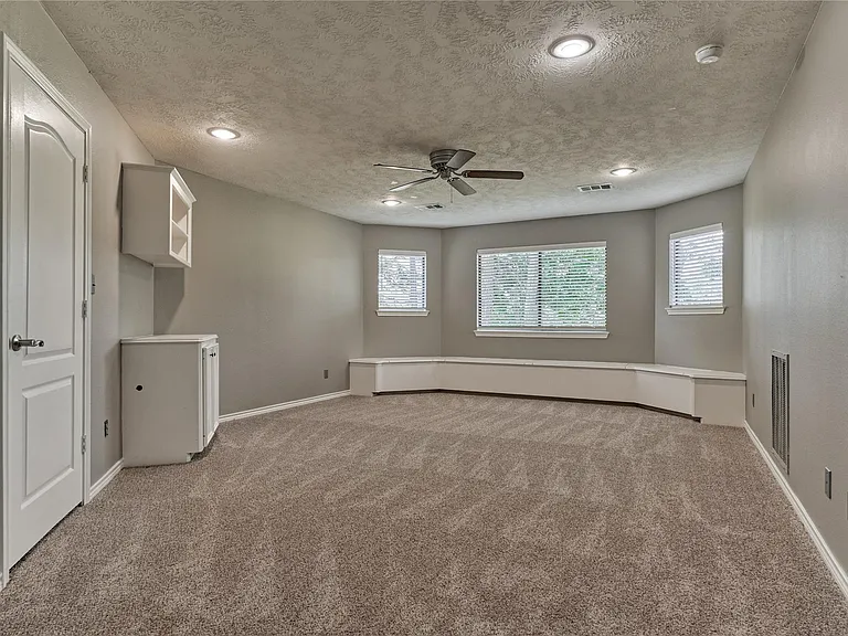 13707 Fountainview Dr — Photo 35