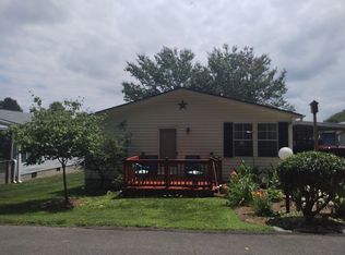 551 Dove Trl, Hendersonville, NC 28792