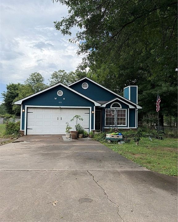 1st image of 108 Grand Maple Dr