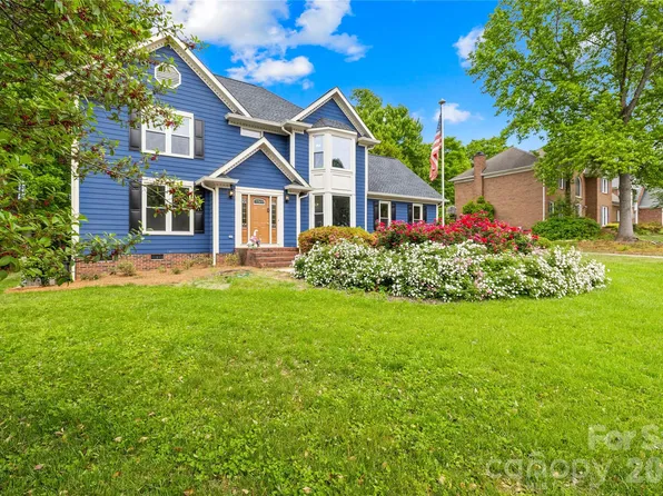 1066 Briarcliff Rd, Mooresville, NC 28115