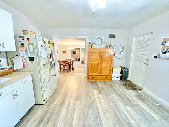 5th image of 402 Fair St
