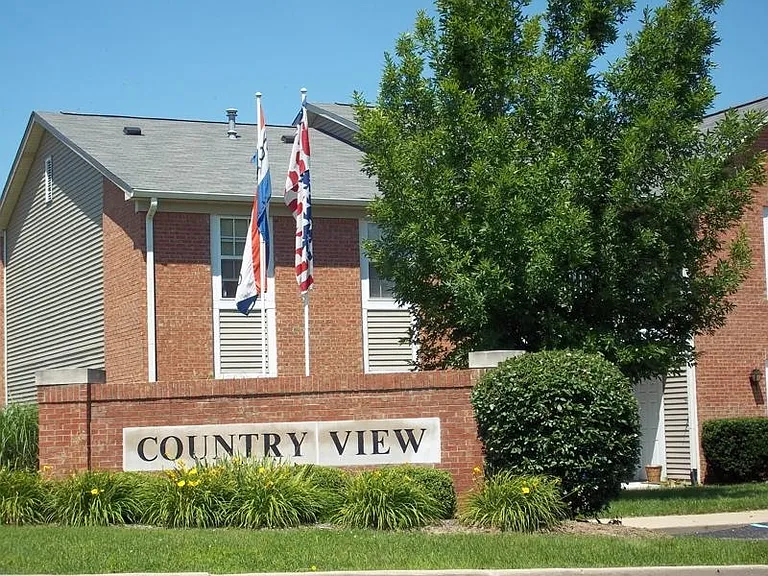 185 - COUNTRY VIEW APARTMENTS — Photo 5