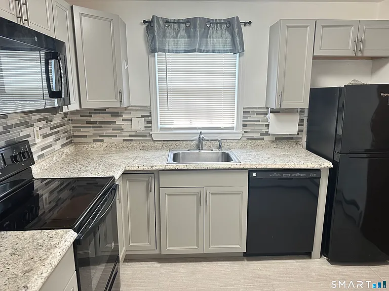 5 Grandview Dr #15C — Photo 2