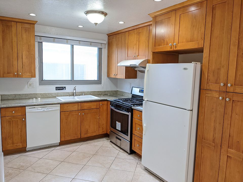 1st image of 68 Hampshire Ave