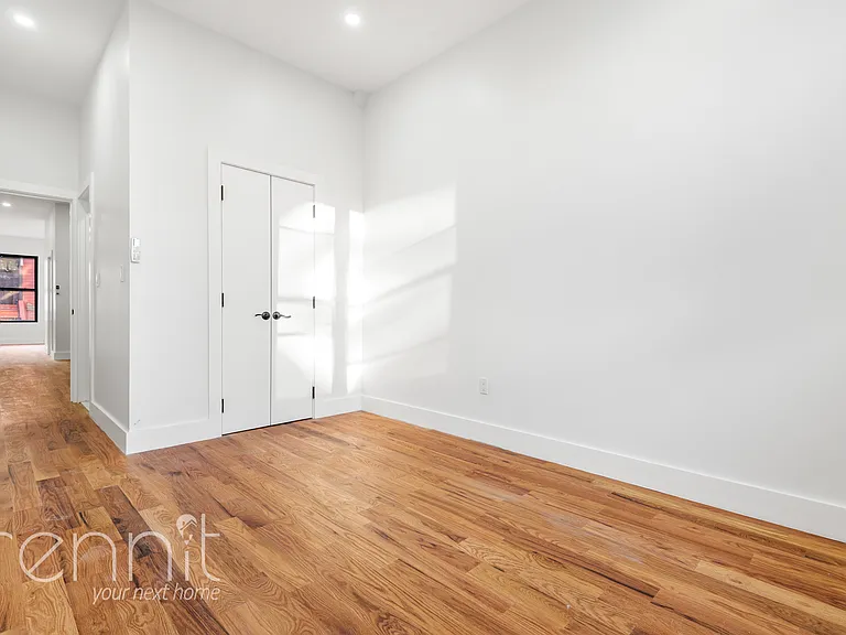 40 Cornelia St #1 — Photo 10