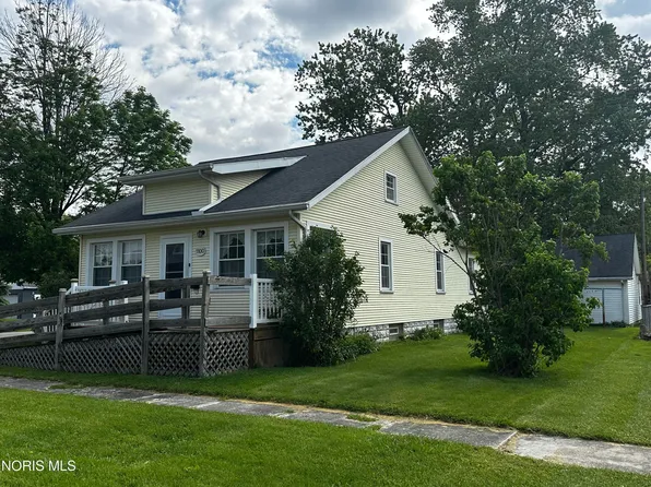 1100 S Main St, Fostoria, OH 44830