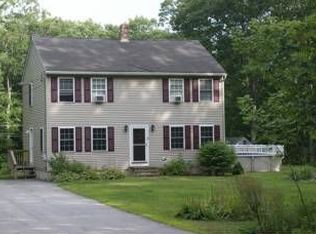 1287 Smyth Rd, Hooksett, NH 03106