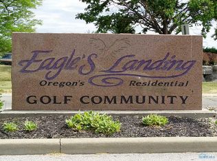 1561 Jacobs Dr, Oregon, OH 43616