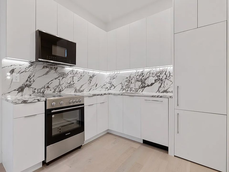 1st image of 300 W 21st St APT 25