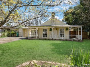 129 N Plant Ave, Boerne, TX 78006