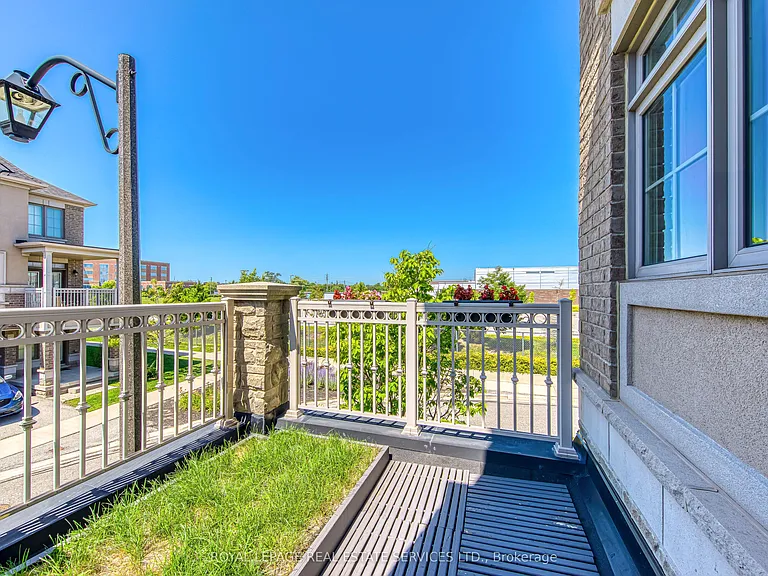2435 Greenwich Dr #35 — Photo 19