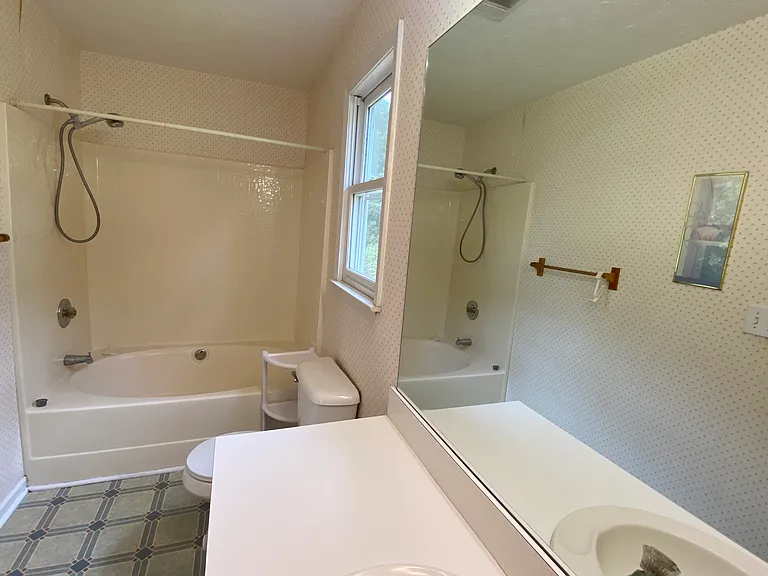 1188 Westchester Dr — Photo 30