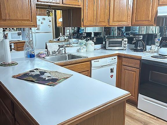 2nd image of 28 Coolbrook Ct