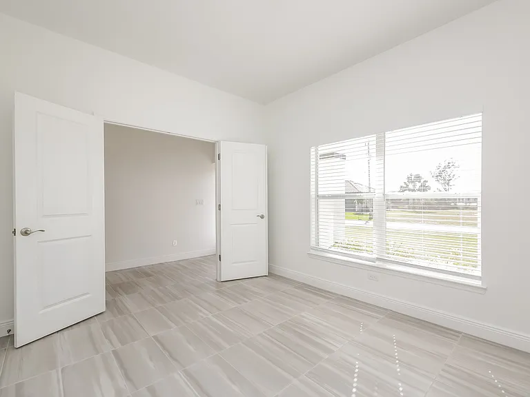 2329 NW 36th Ave — Photo 6