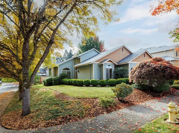 18208 SW Woodhaven Dr, Sherwood, OR 97140