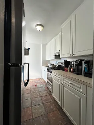 Rented by Prime Realty | media 10